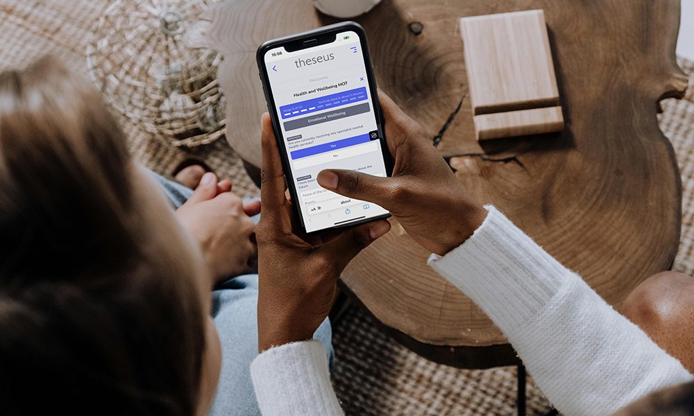 Mobile Two People Mot Aspect Ratio 1000 600