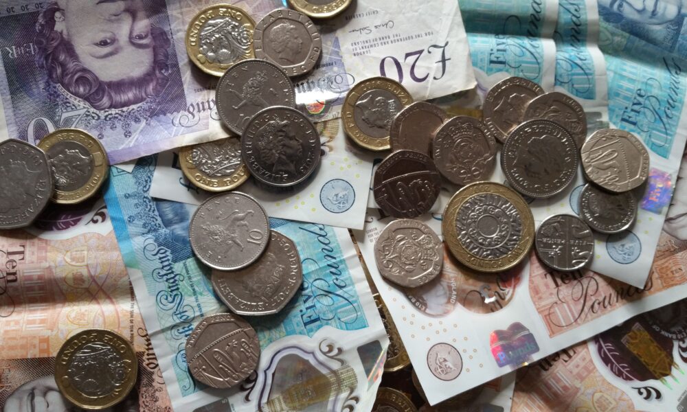Uk Money Scaled Aspect Ratio 1000 600